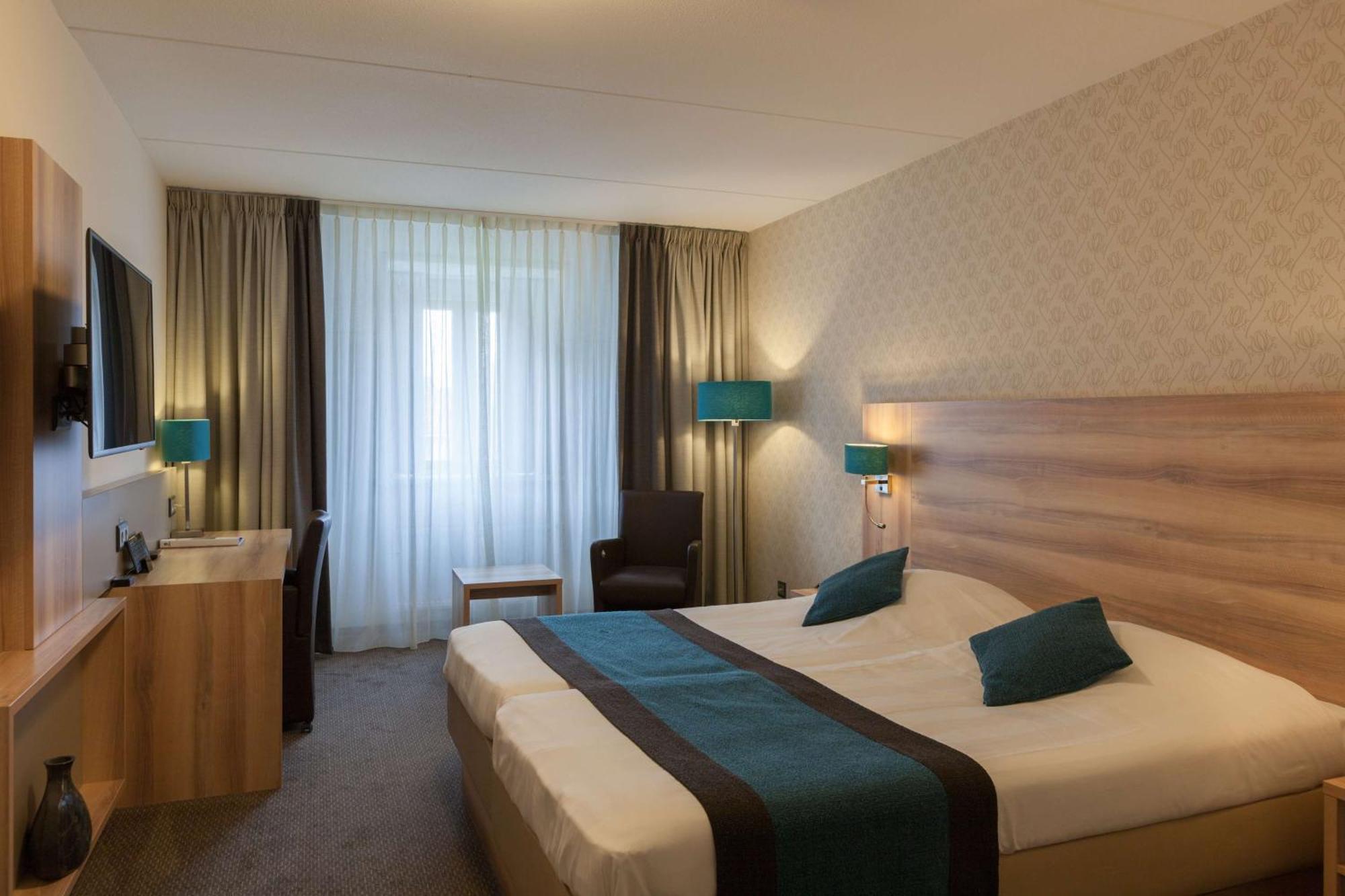 Deluxe Twin Room - Non-Smoking,1219154602:JPEG